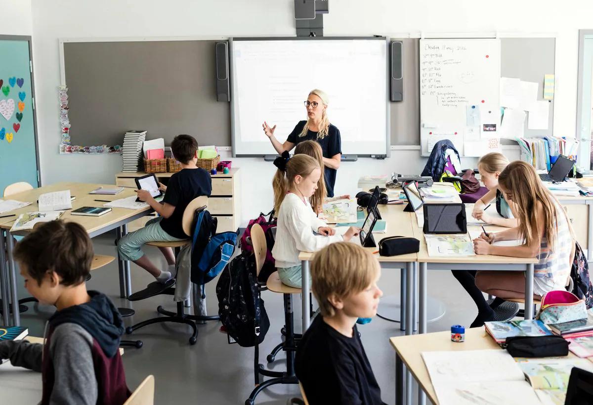aplicacion de la inteligencia artificial en la educacion - Cómo ayuda la inteligencia artificial al docente
