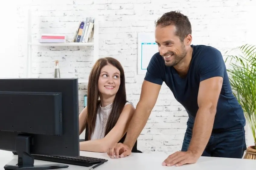 como enamorar a un chico inteligente - Cómo conquistar a un hombre que se hace el difícil