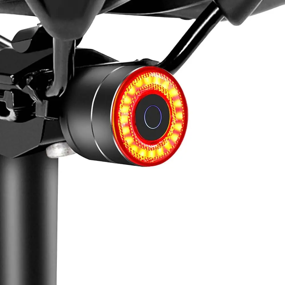 Luz trasera inteligente: Innovación en seguridad vial - Cómo funcionan las luces de stop luz trasera inteligente - Cómo funcionan las luces de stop