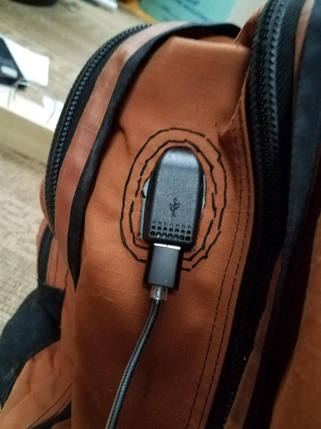 mochila inteligente como funciona - Cómo funcionan las mochilas con cable USB