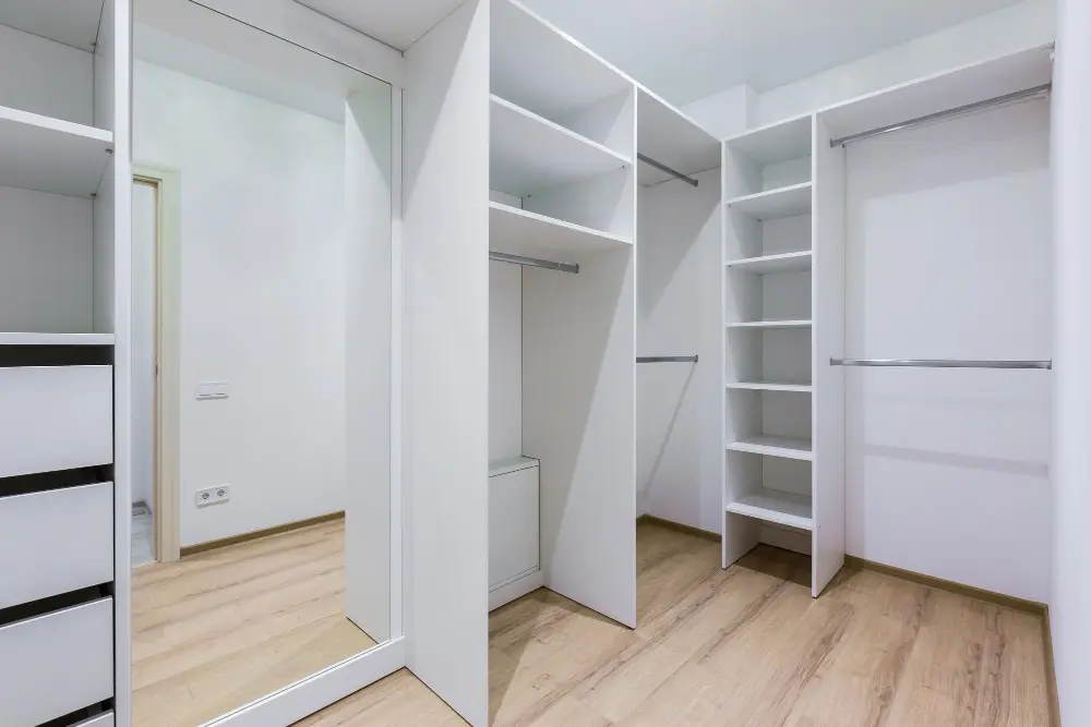 closet inteligentes para espacios pequeños - Cómo optimizar el espacio en el closet