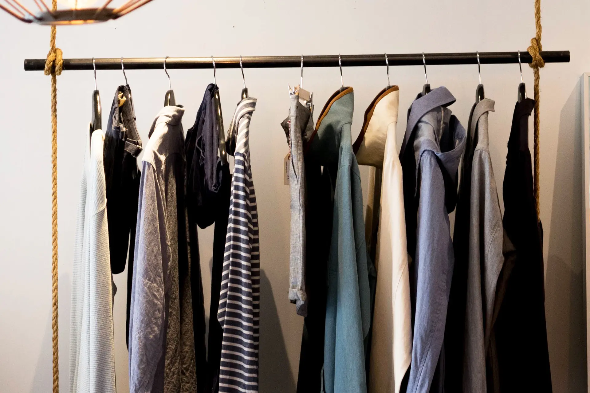 Formas inteligentes de colgar ropa sin un armario - Cómo se cuelga la ropa sin barra formas inteligentes de colgar ropa - Cómo se cuelga la ropa sin barra
