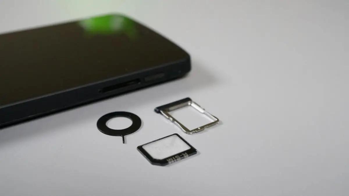 como puedo sacar el chip telefono inteligente huawei - Cómo se pone el chip en un celular Huawei