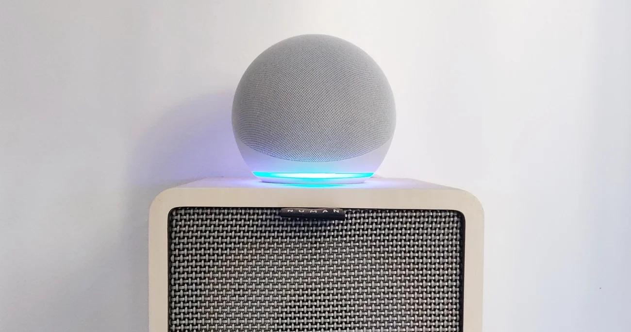 altavoz inteligente con asistente virtual - Cuál es el mejor asistente virtual 2023