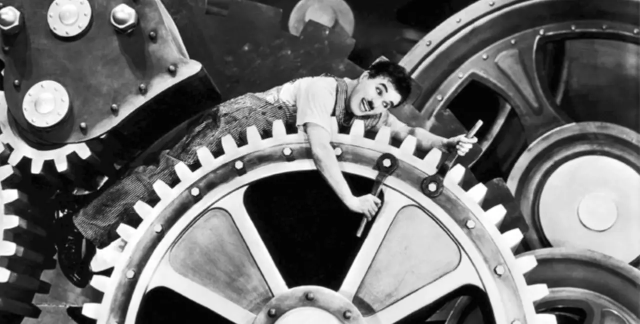 chaplin el signo de inteligencia del hombre es - Cuál es el mensaje que transmite la película Tiempos modernos