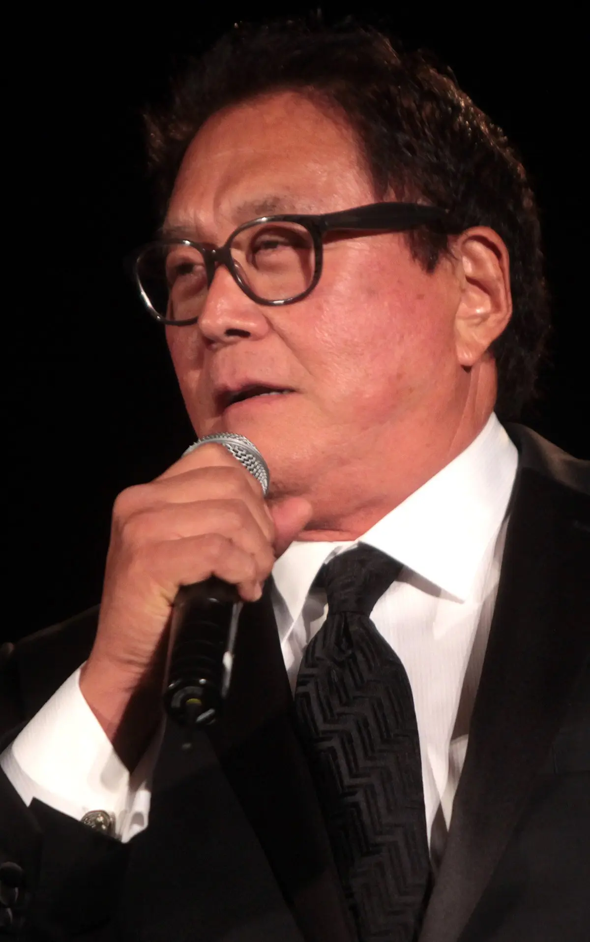 Busca a personas más inteligentes: Padre Rico - Cuál es el negocio de Robert Kiyosaki busca a personas más inteligentes padre rico - Cuál es el negocio de Robert Kiyosaki