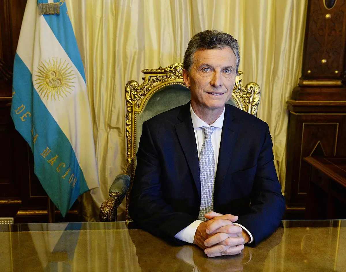 cfk es una falta de inteligencia y mas con macri - Cuándo asume la presidencia Macri