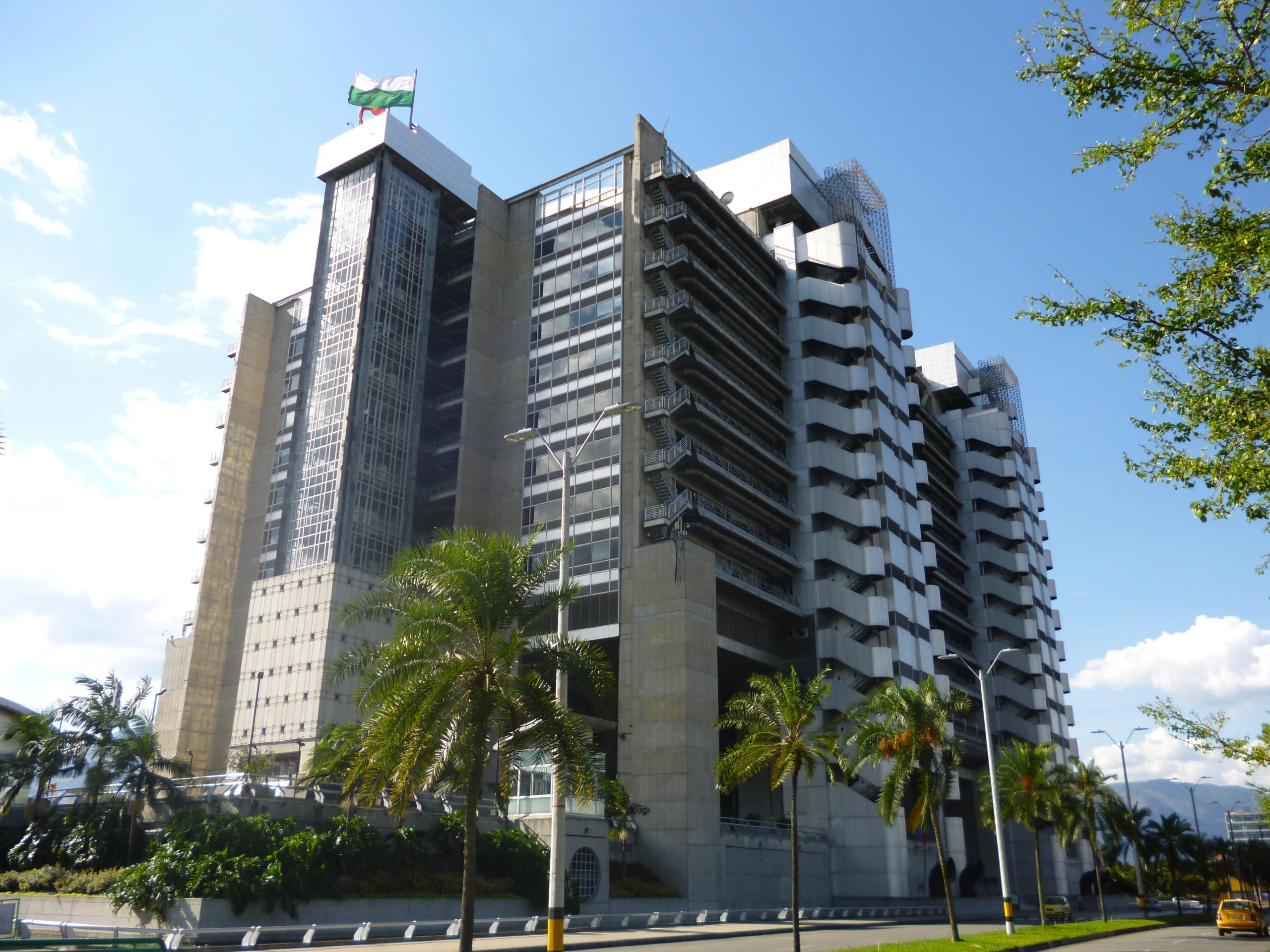 el edificio inteligente medellin - Cuántos pisos tiene el edificio inteligente de Medellín