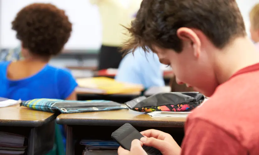 cantidad teléfonos inteligentes en las aulas - Deberían permitirse los teléfonos inteligentes en la escuela