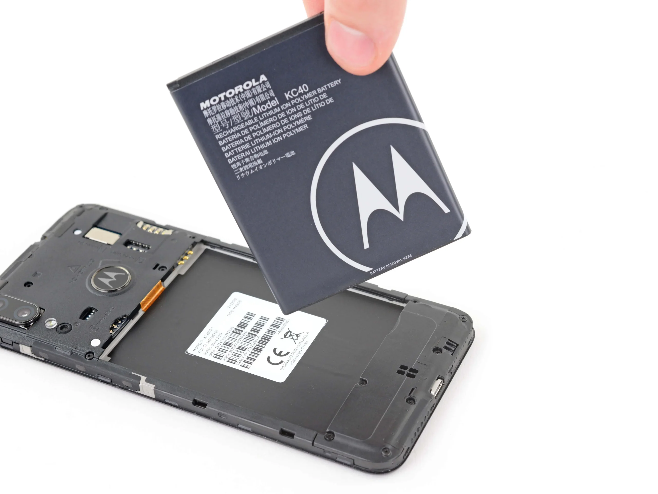 bateria con inteligencia artificial moto e6 plus - El Motorola Moto e6 tiene batería extraíble