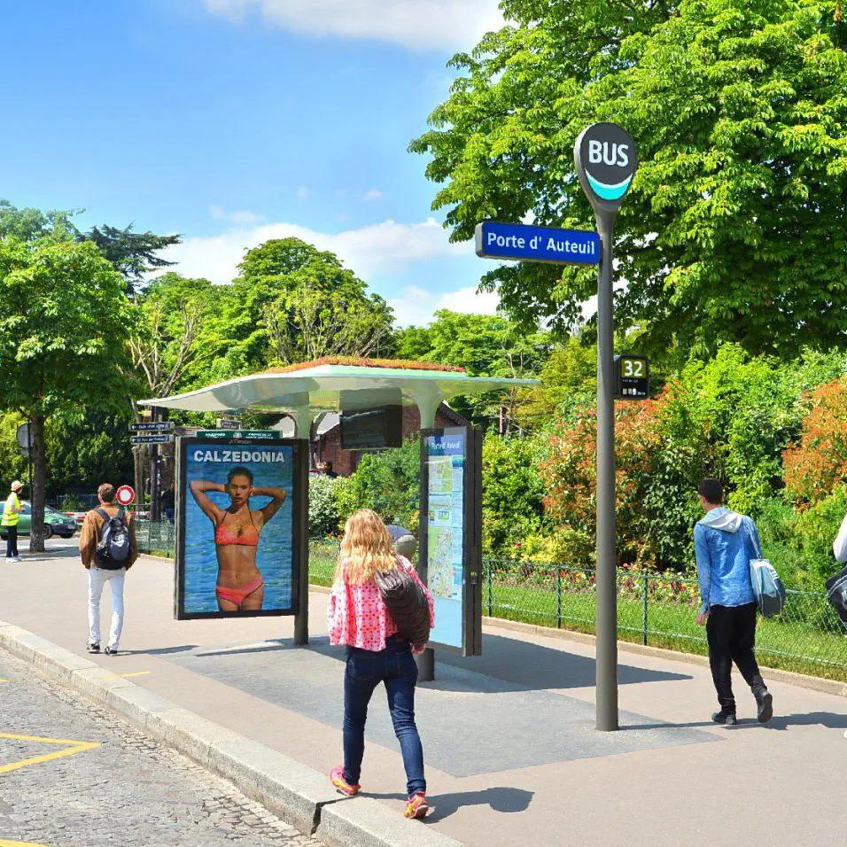 parada de bus inteligente en paris - Los autobuses son gratuitos en París