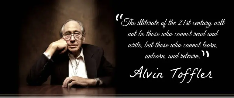 alvin toffler y la inteligencia humana - Qué dice la teoria de Toffler