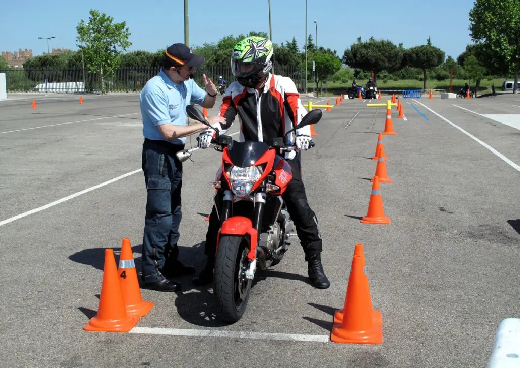 inteligencia vial motos - Qué implica un examen teórico de motocicletas