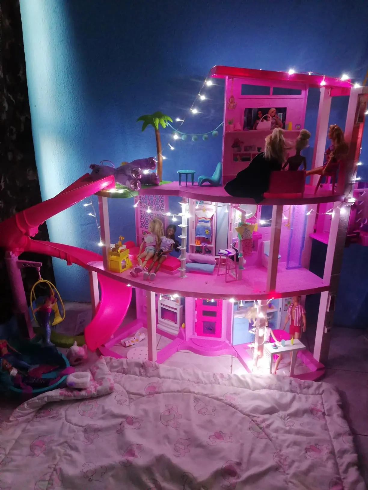 casa dreamhouse barbie inteligente - Qué incluye la casa de Barbie 2023