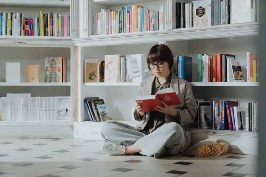 frace leer te hace mas inteligente animada - Qué inspira a leer