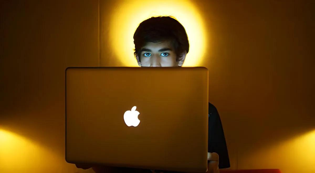 aaron swartz tenia dos hermanos muy inteligentes - Qué pasó con Aaron Swartz