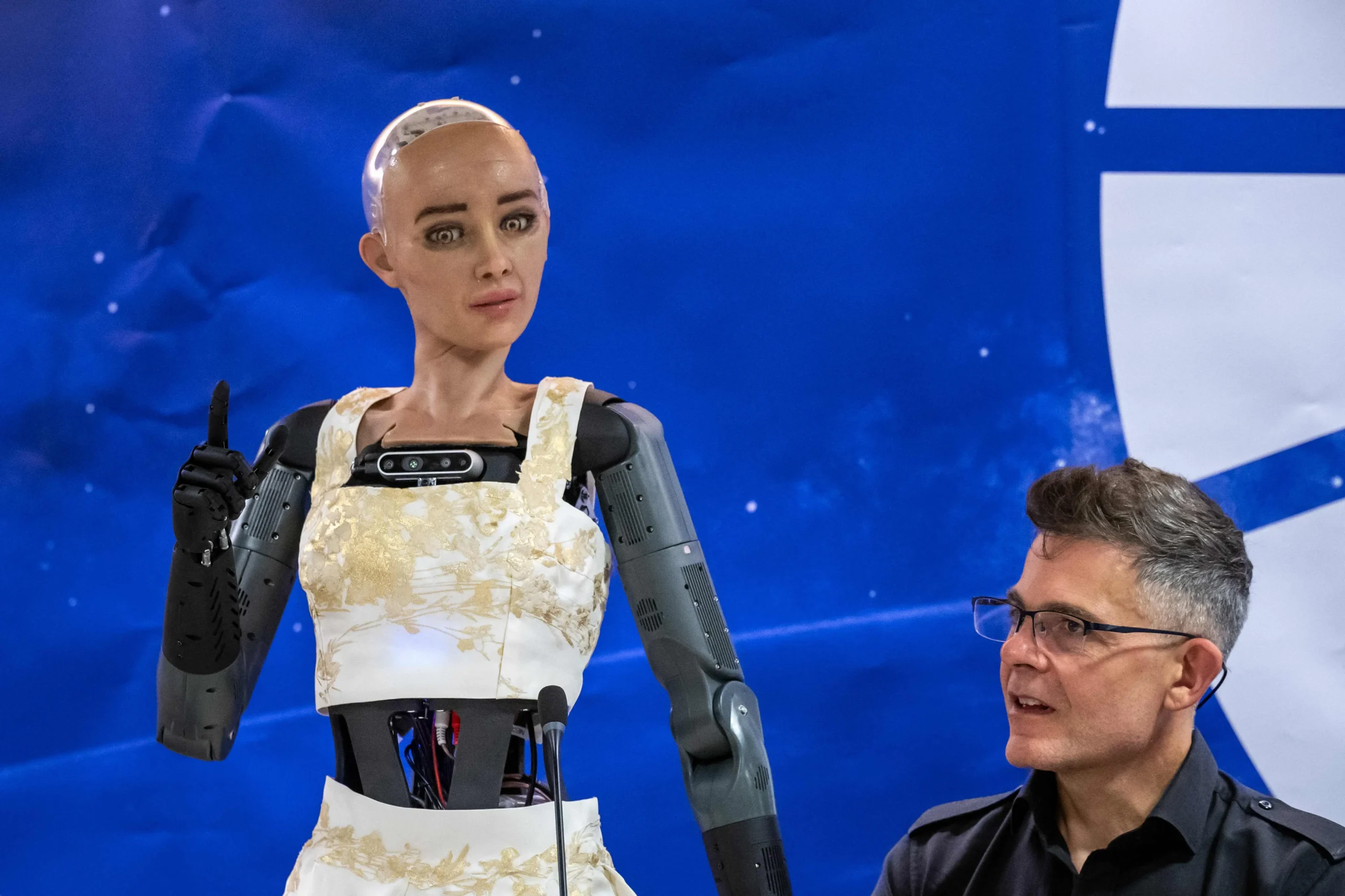 sofia la robot con inteligencia artificial - Qué programa usa el robot Sophia