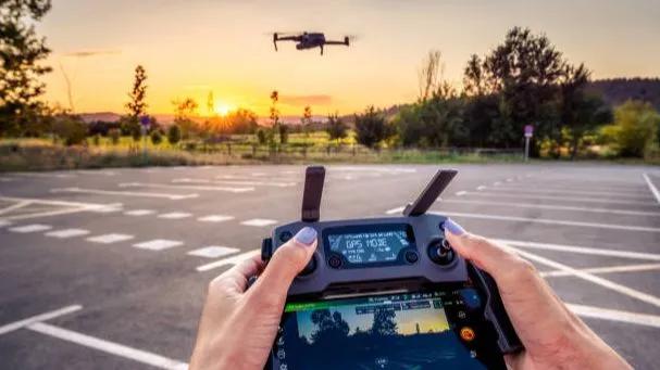 drones en ciudades inteligentes - Qué tipo de drones necesitan licencia