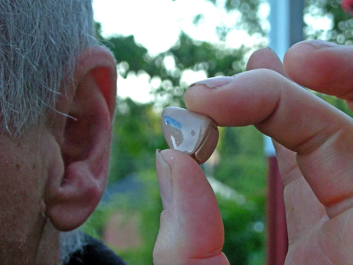 audifonos auditivos inteligencia artificial investigacion - Qué tipo de tecnología son los audífonos