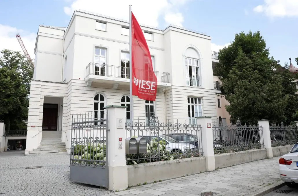 iese inteligencia artificial - Quién es el dueño de IESE
